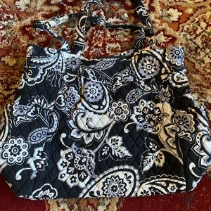 Black and white Vera Bradley tote bag